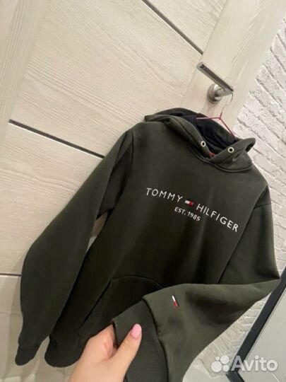 Tommy hilfiger толстовка