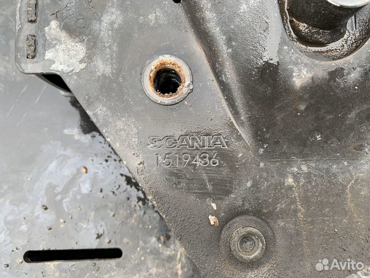 Замок кабины Scania 1519436 Скания