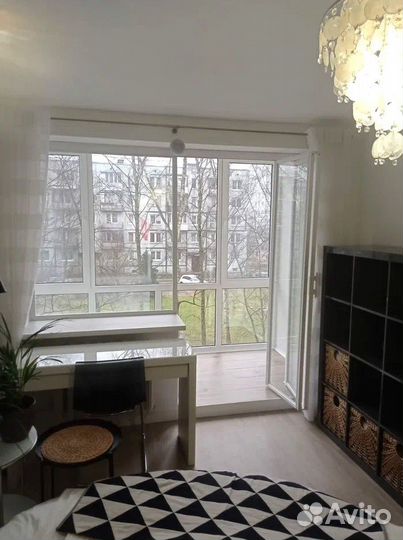 Стеклянная перегородка для зонирования