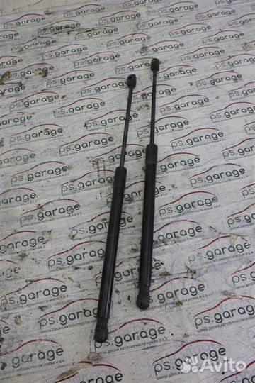 Амортизатор крышки багажника комплект Ford Focus 2
