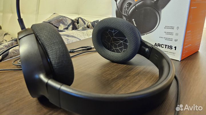Гарнитура SteelSeries Arctis 1