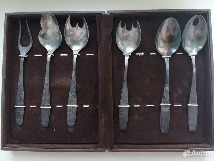Набор столовых приборов старинный