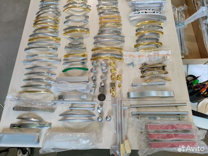 Мебельные ручки и фурнитура