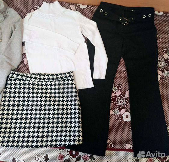 Одежда для девочки на возраст 8-10 лет