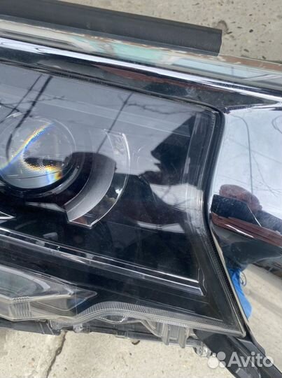 Фара правая Toyota Cruiser Prado 150