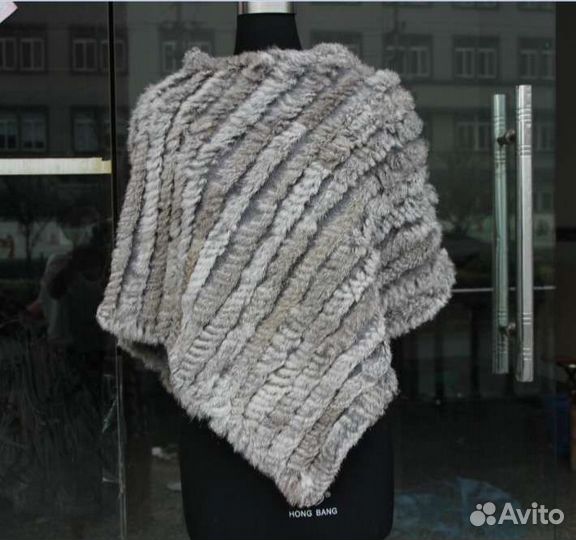 Пончо из вязаных шкурок кролика