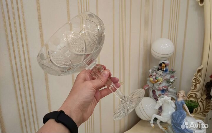 Ваза для конфет на ножке хрустальная большая