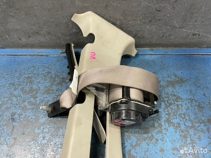 Ремень передний левый Ford Explorer 4 U251