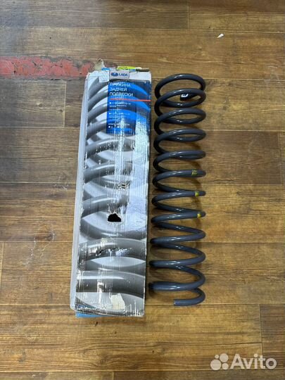 Продам задние пружины на ваз 2110