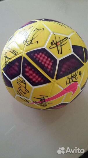 Футбольный мяч с автографами игроков челси,новый