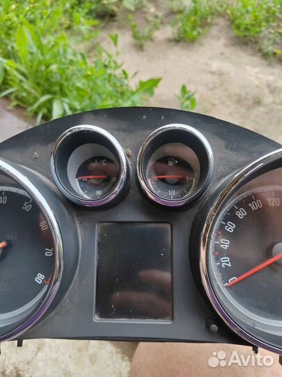 Панель приборов Opel Astra J, Zafira C