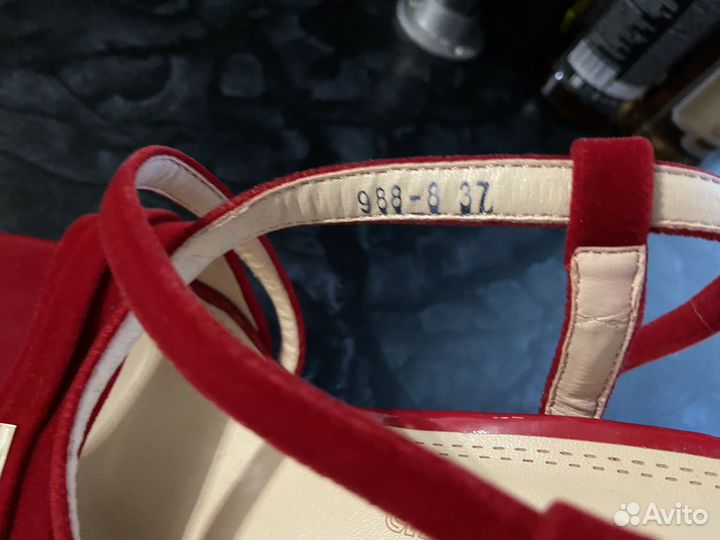 Босоножки красные 37 на каблуке