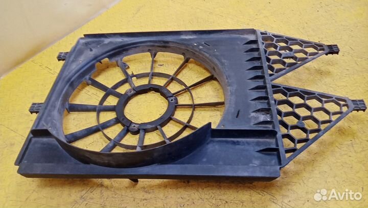 Диффузор вентилятора Fabia II