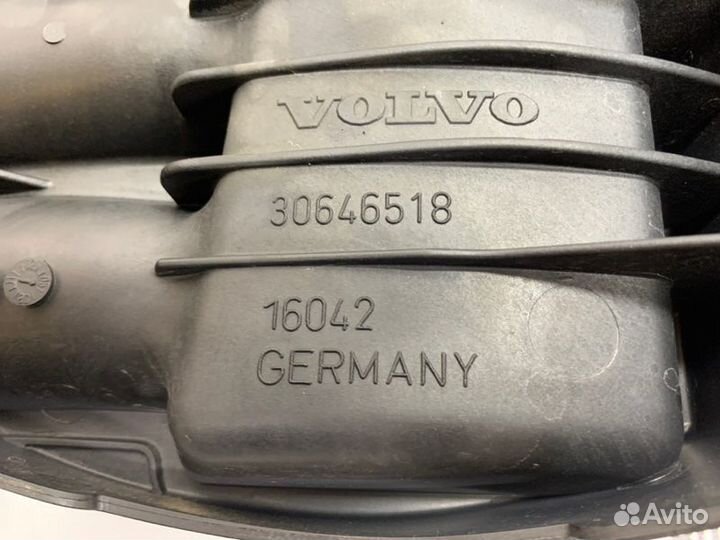 Впускной коллектор Volvo S40 V50 B5244S 30650185