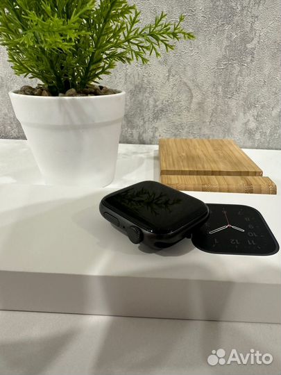 Apple Watch SE 44mm