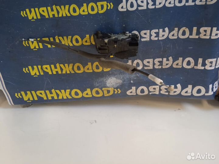 Замок задний правый Nissan Juke