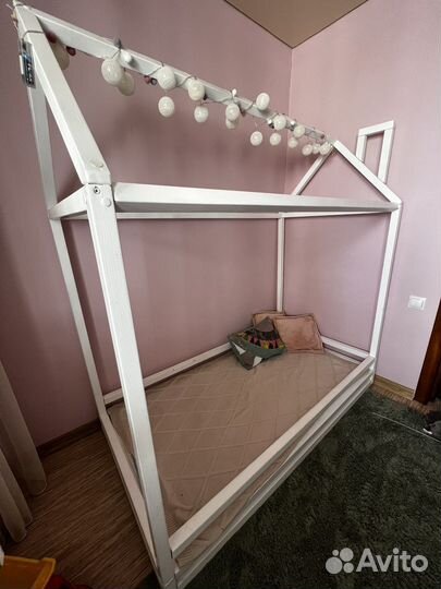 Детская кроватка домик бу