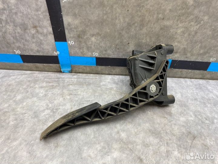 Педаль газа Opel Astra H 1.6 Z16XER easytronic