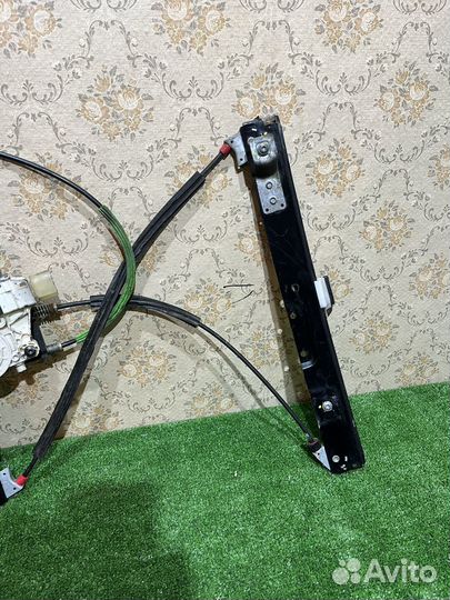 Передний левый стеклоподъемник Ford Mondeo 4