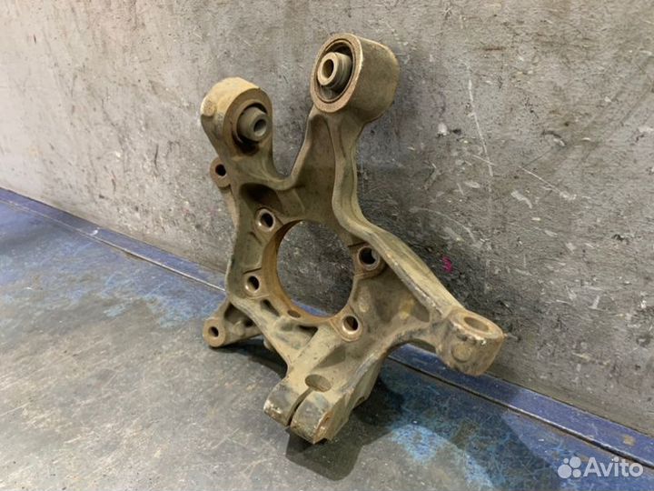 Цапфа задняя правая Subaru Impreza GH/G22