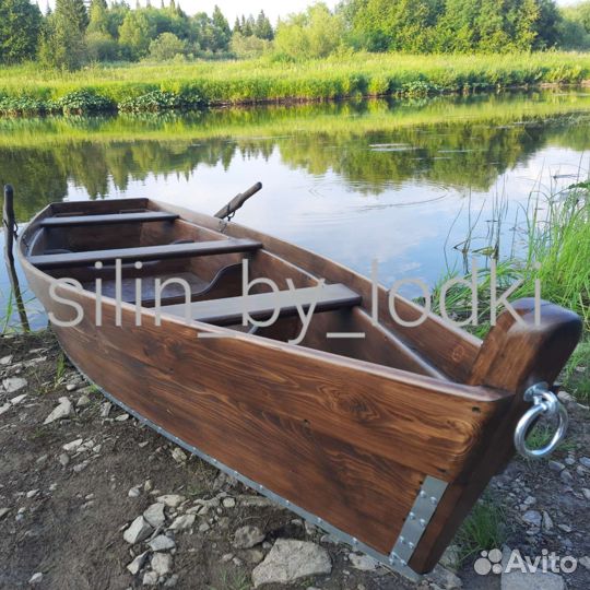 Лодка деревянная