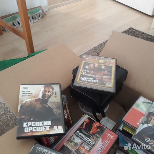 Диски с фильмами в формате DVD