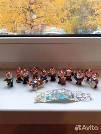 12 месяцев гномы из Киндер сюрприза из Европы. 90е