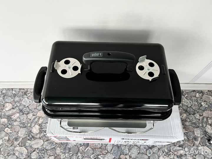 Угольный гриль Weber Go-Anywhere