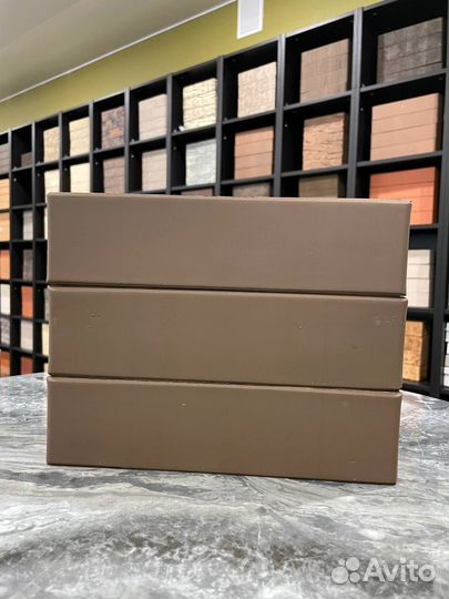 Кирпич облицовочный темно-коричневый рустик жкз