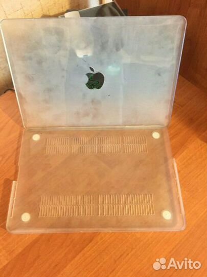 Продам пластиковую защиту панель для макбука 13