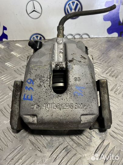 Задний левый суппорт BMW E39 вентилируемый диск