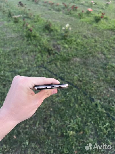 Телефон iPhone xs