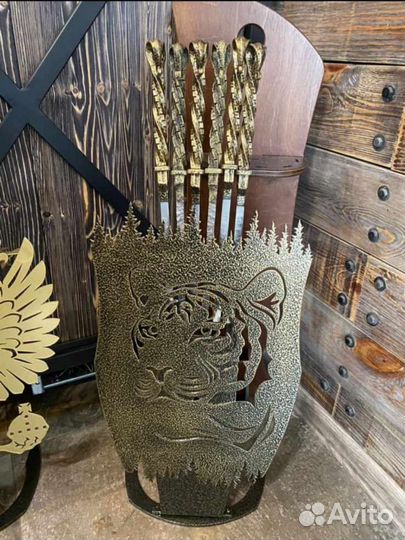 Набор шампуров подарочный / кованые, подставка-щит