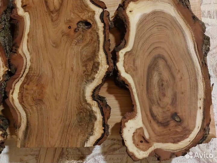 Панно из спилов дерева