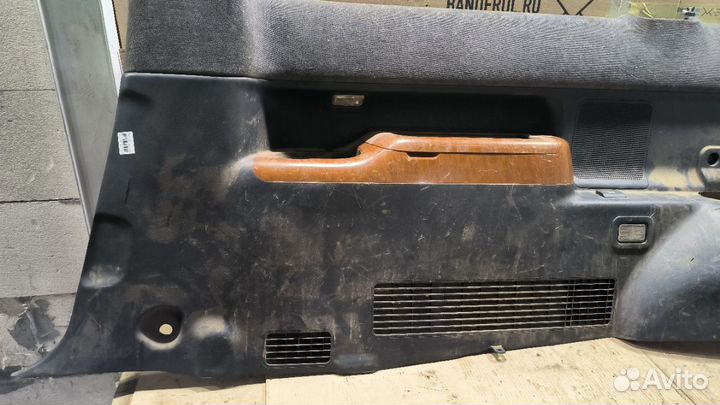 Обшивка багажника задняя правая Honda Stepwgn RF3