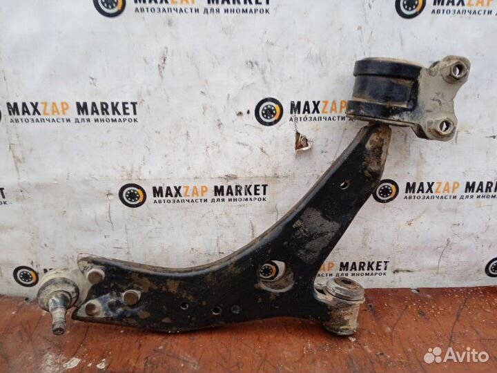 Рычаг подвески Ford Focus 2 2005 перед. прав. б/у