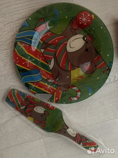 Тортовница с лопаткой