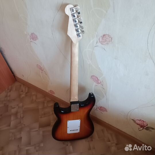 Электрогитара с комбоусилителем