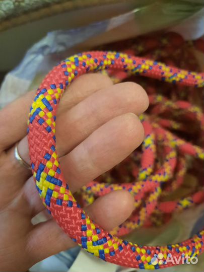 Гимнастическая скакалка