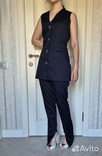 Брючный костюм женский 42 44 с жилетом
