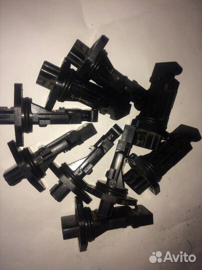 Датчик расхода воздуха Nissan