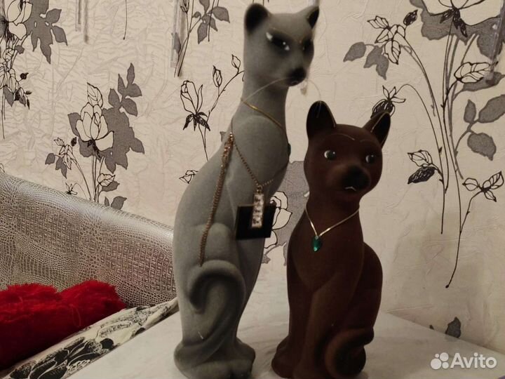 Статуэтки кошка,балерина и др