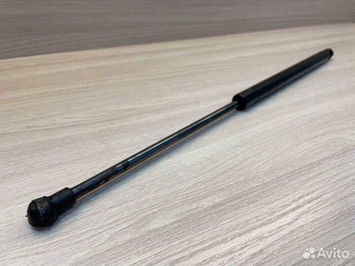 Амортизатор капота передний LADA X-Ray Cross