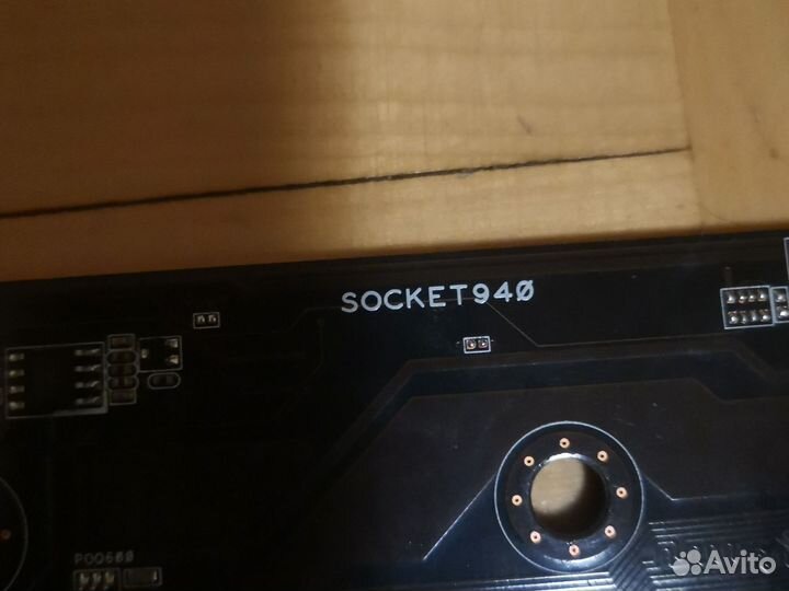 Материнская плата с процессором и памятью