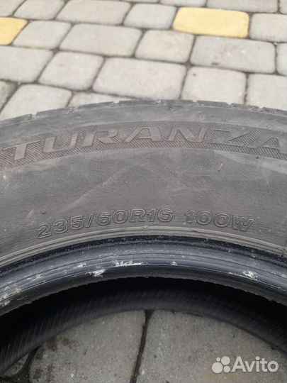 Bridgestone Turanza T001 235/60 R16