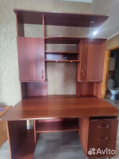 Компьютерный стол