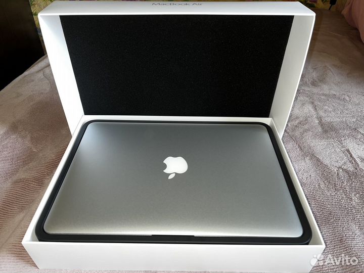 Продаю MacBook Air 2017