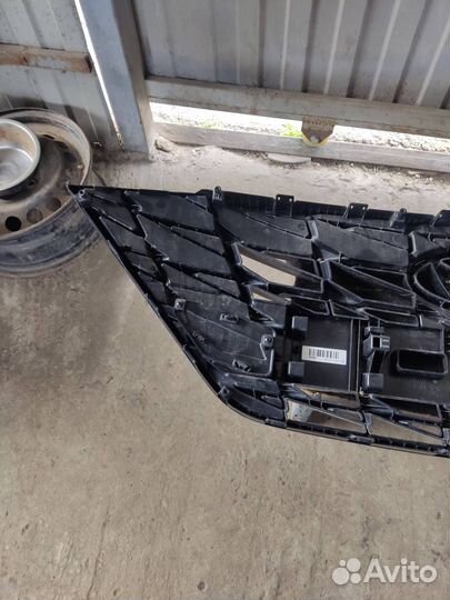 Декоративная решетка радиатора Hyundai Solaris