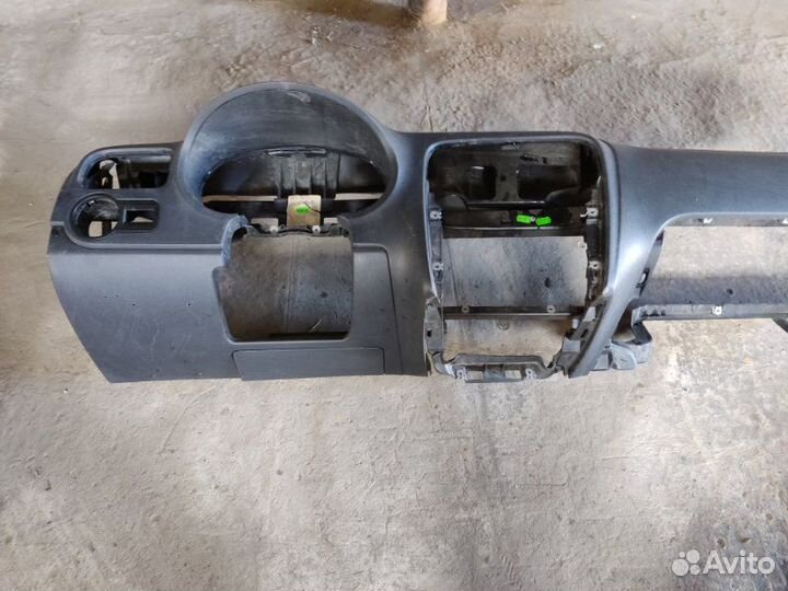 Торпедо Volkswagen Polo седан cfna 2012