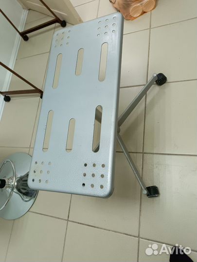 Столик под телевизор